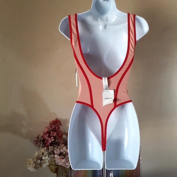 NWT Forever 21 Pink Seamless Low Back Thong  Bodysuit - Picture 4 of 4